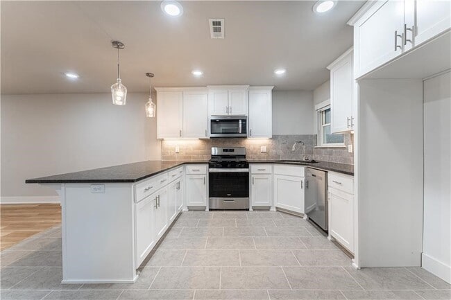 Photo - 503 W Arkansas St