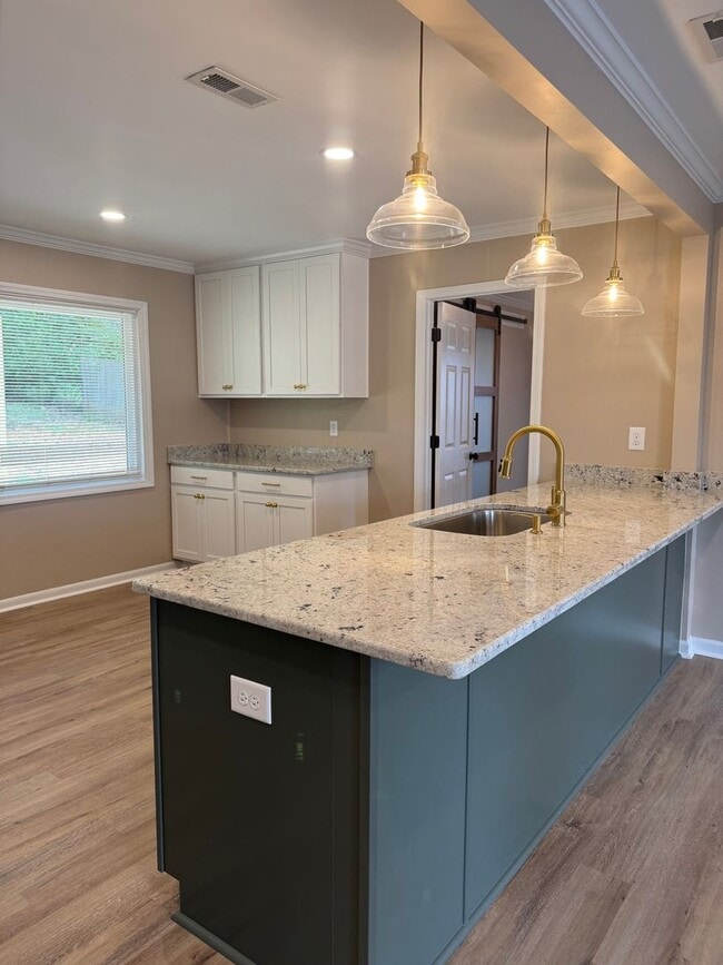 Photo - 4 Bedroom with fenced in yard in Fountain ...