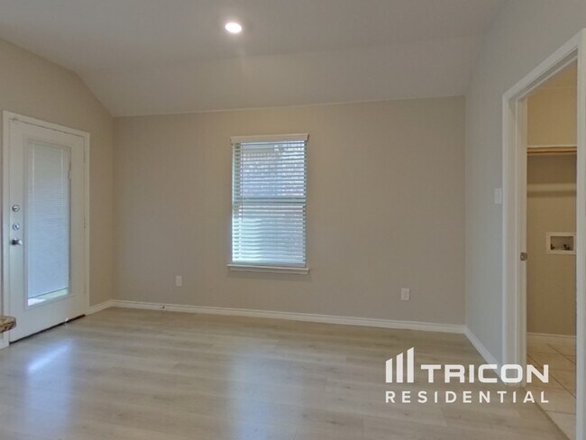 Photo - 126 Colony Way