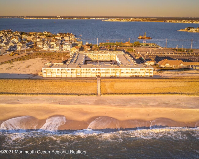 Building Photo - 438 NJ-35 Unit 1107