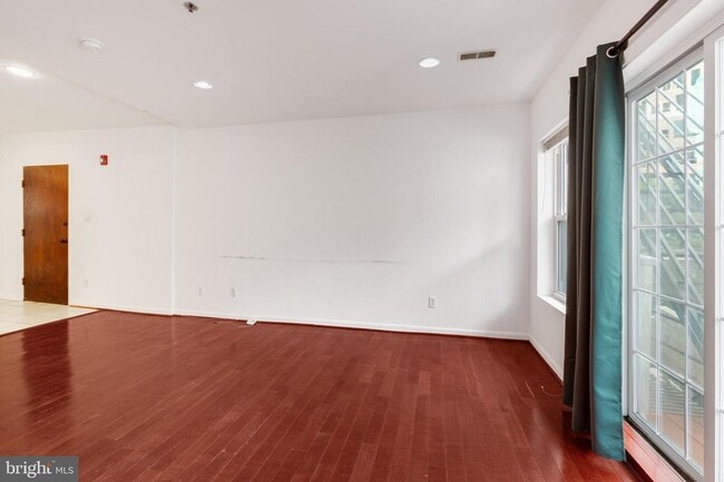 Photo - 5 W Girard Ave Unit 2