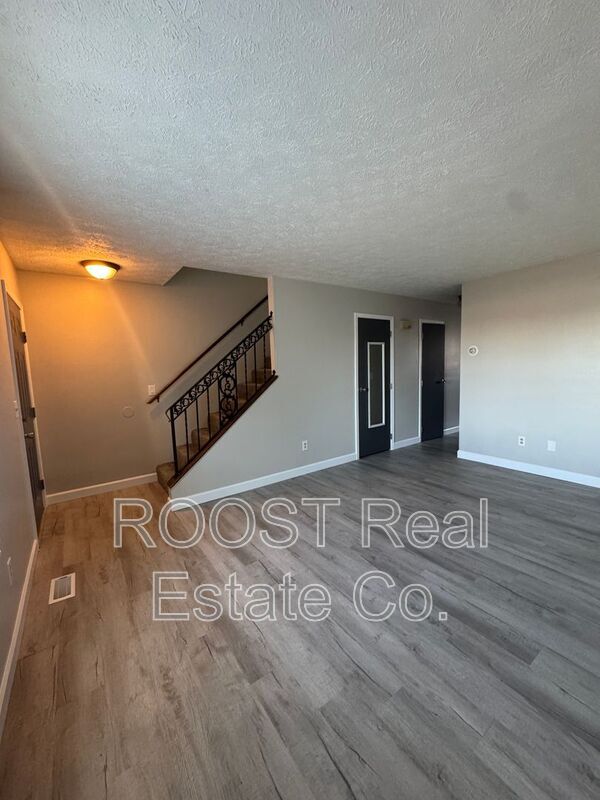 Photo - 6972-6996 Joesph Steet