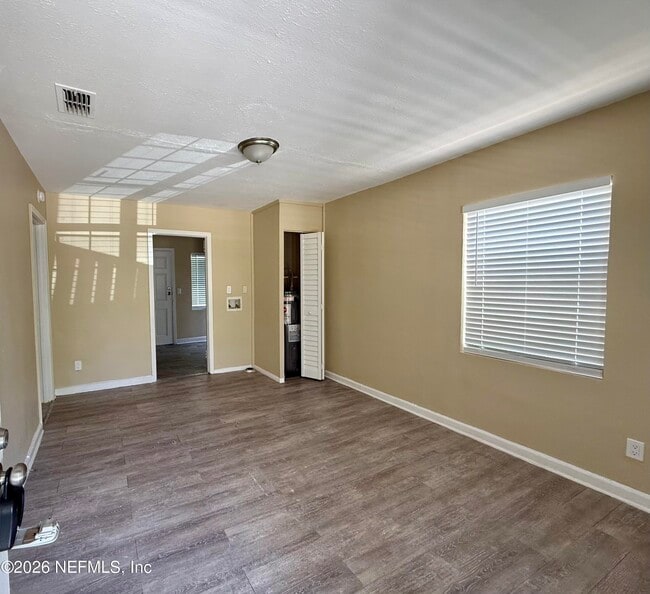 Photo - 1559 W 31st St