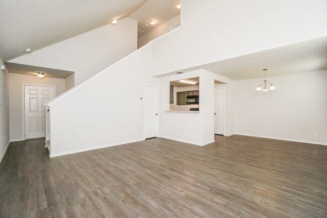Photo - 2306 Redlove Dr