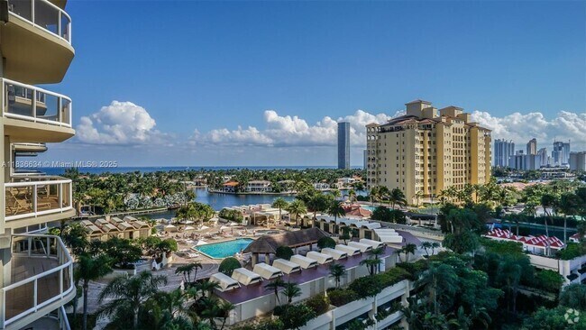 Building Photo - 20191 E Country Club Dr Unit 901 Rental