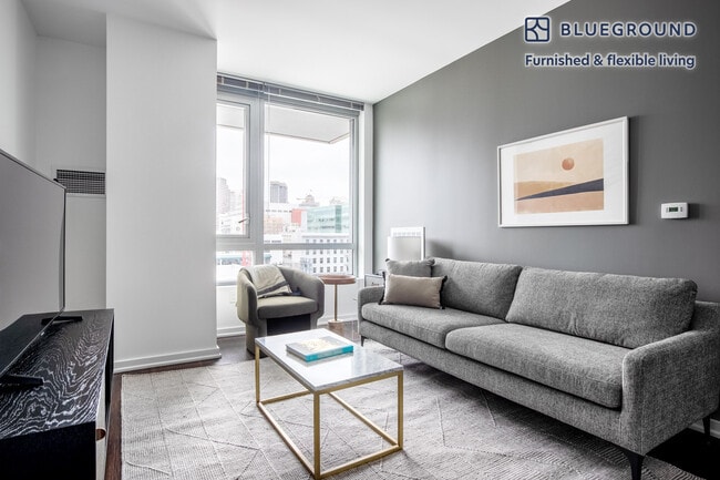 Building Photo - 400 Clementina St Rental