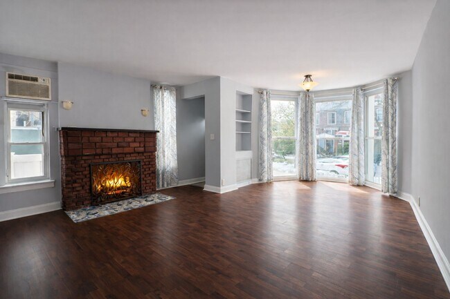 Photo - 68-51-68-53 Clyde St