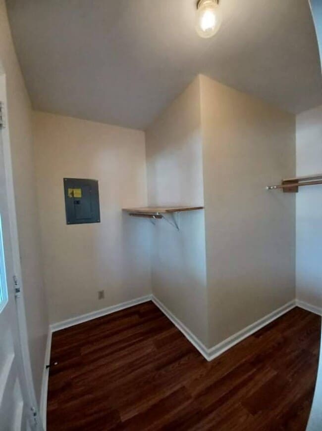 Photo - 1233-35 Benton St Unidad 1235