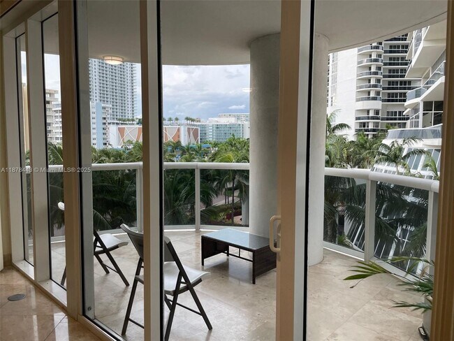 Photo - 1850 S Ocean Dr Unidad 510