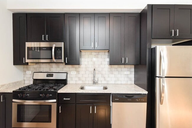 Photo - 2210 W Eastwood Ave Unit W2