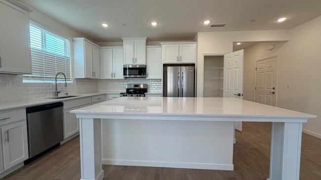 Photo - 2173 N Renn Ave