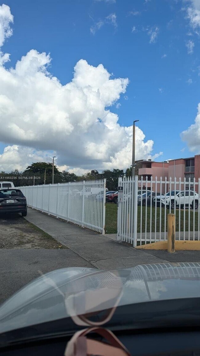 Photo - 19715 SW 114th Ave Unit 357