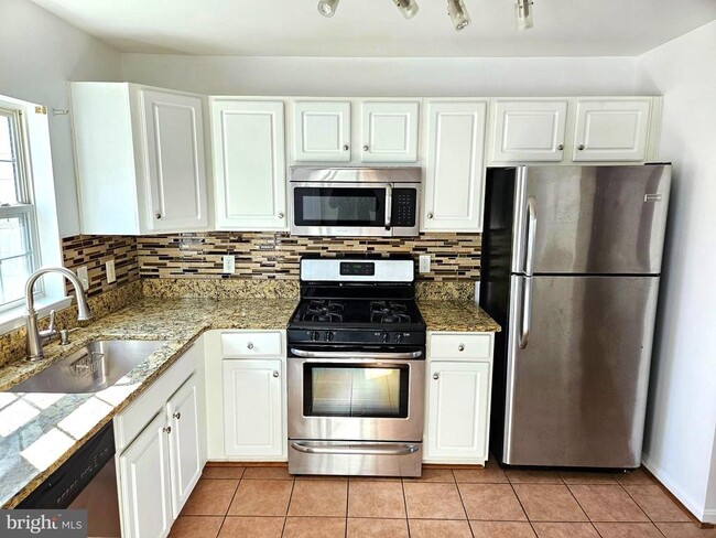 Photo - 19437 Rayfield Dr