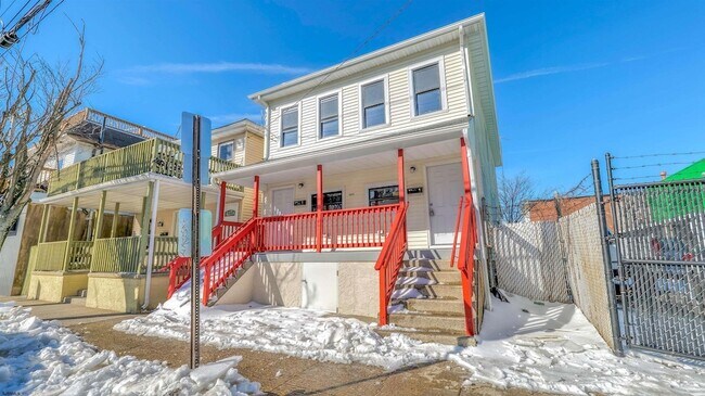 Photo - 2635 Arctic Ave