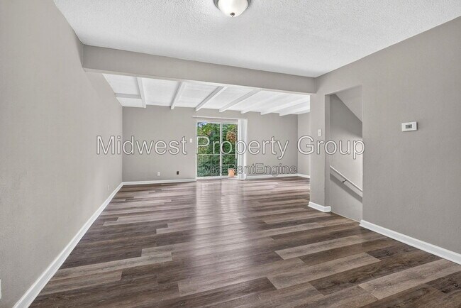 10002 Kodiak Dr