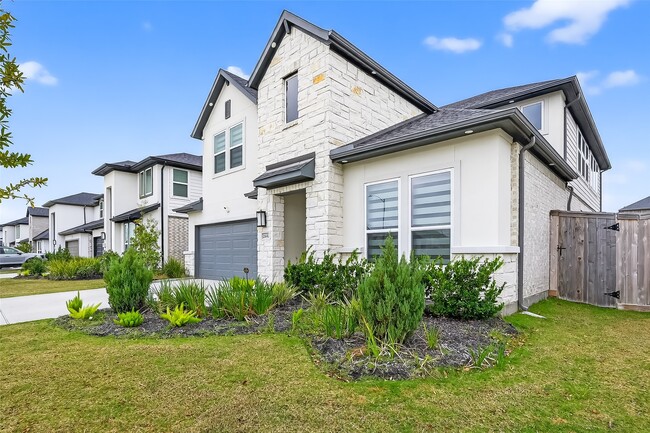 Photo - 21642 Laggan Clf Ln