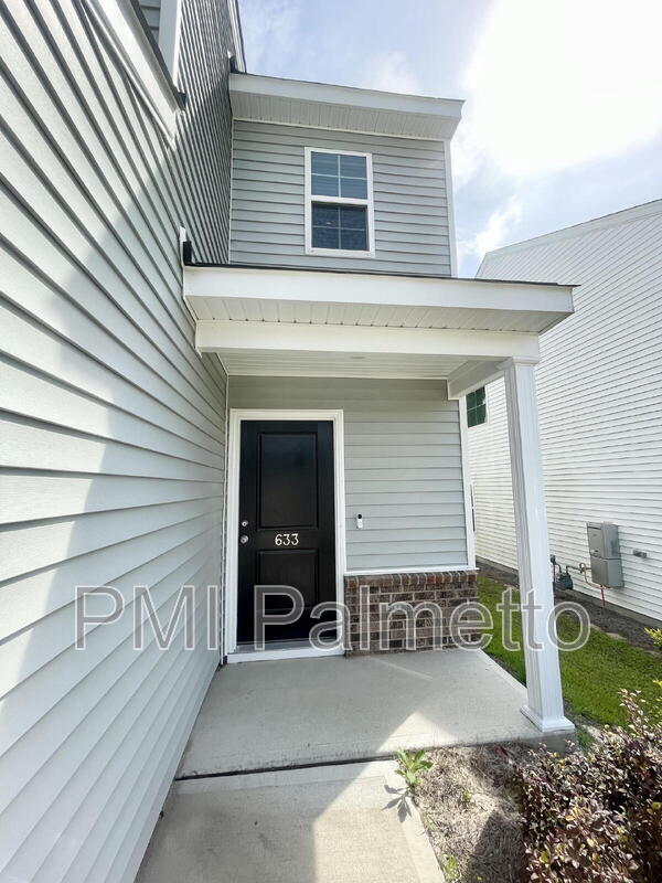 Photo - 633 Wooster Dr