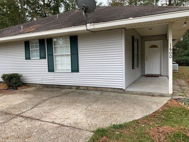Photo - 1600 Dupard St