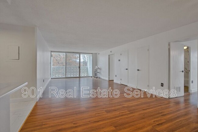 Photo - 3080 Walnut Grove Rd Condo Unit #308