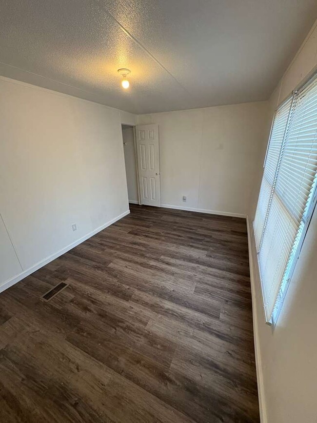 Photo - 736 Green Acres Ln