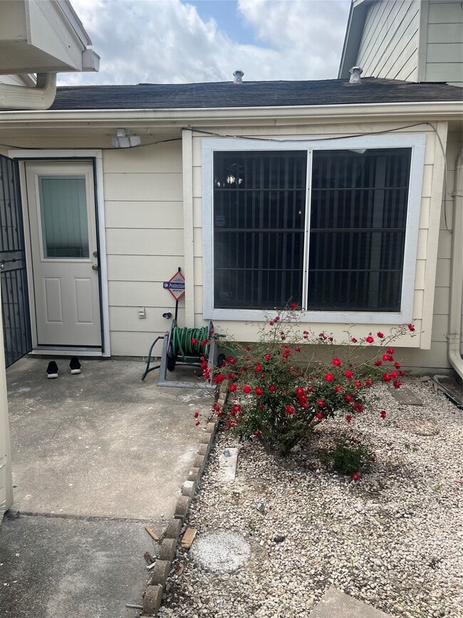 Photo - 6435 S Briar Bayou Dr