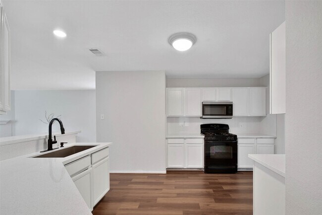 Photo - 3022 Madison Elm St