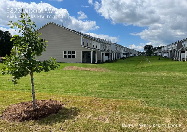 Building Photo - 5823 Woodlawn Dr