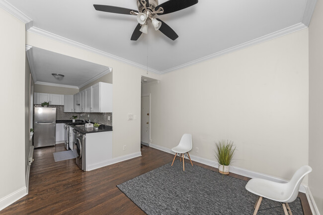 Photo - 915 W Waveland Ave Apartment Unit 1