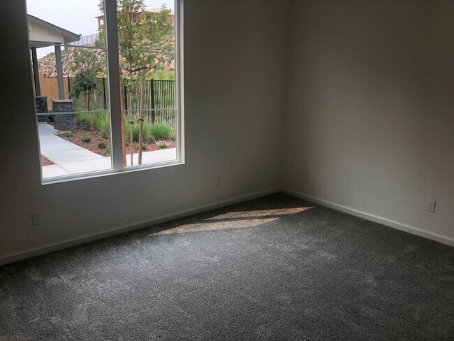 Photo - BEAUTIFUL HOME IN FOLSOM IN GATED COMMUNITY!!