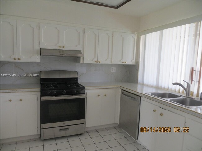 8570 Sunset Strip