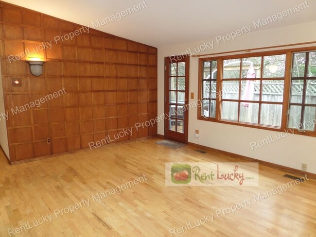 Photo - RARE FIND! Adorable 3-Bedroom Mid-Century Home in Great Des Moines Location!!