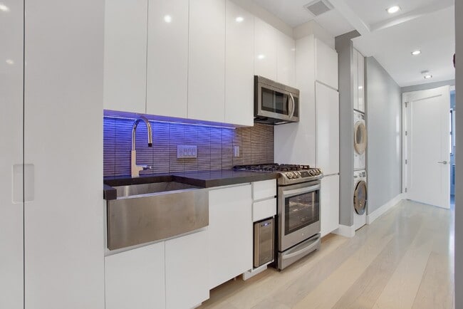 E 5TH ST. - E 5TH ST. Apartment Unit 2AB