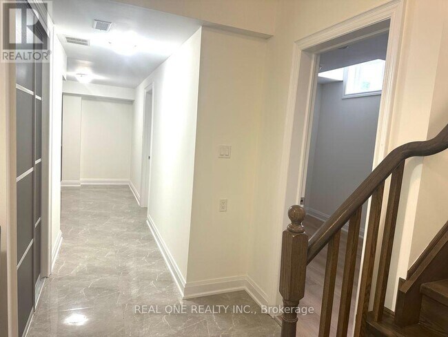 Photo - 58 Rakewood Crescent