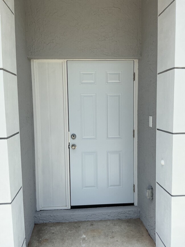 Photo - 890 NW 25th Ave