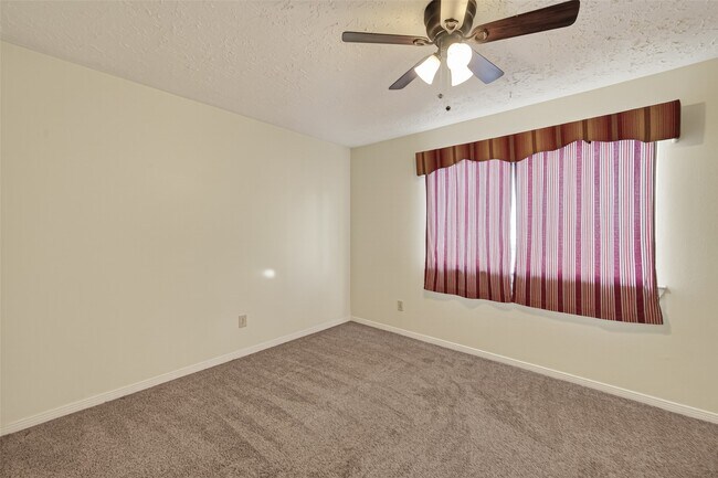 Photo - 11866 Plumbrook Dr