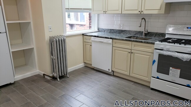 Photo - 194 Kelton St Apartment Unit 3