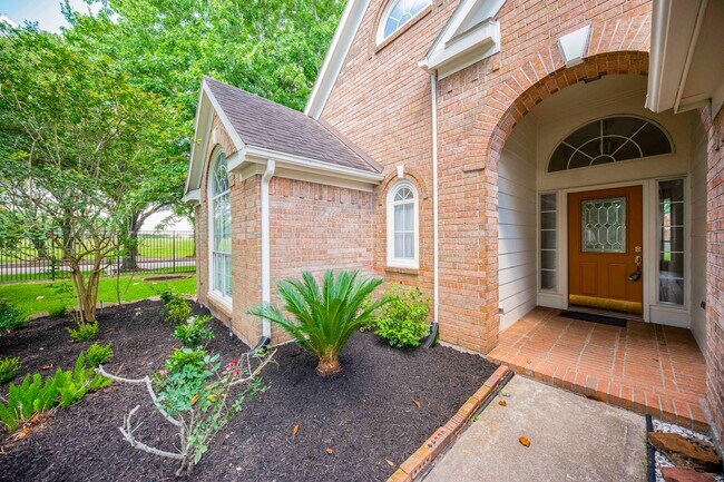 Photo - 703 Acacia Pl