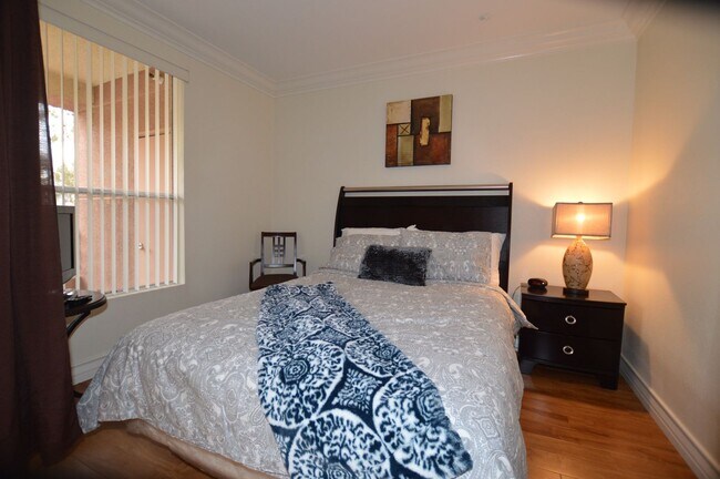 Photo - Charming Furnished Studio with Large Patio... Unidad 210 Rental