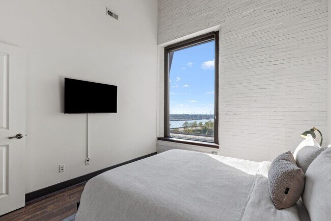 Photo - Peper Lofts @ Laclede's Landing Unidad 3F
