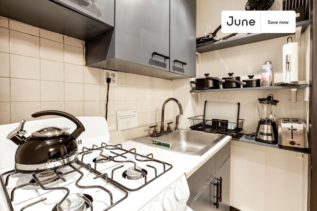 Photo - 120 W 71st St Unit 1R