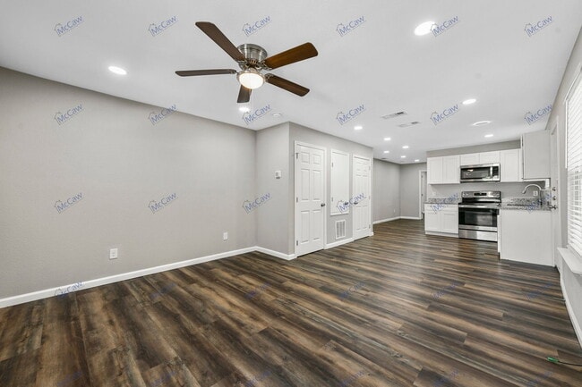Photo - 417 High School Ln