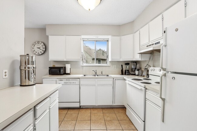 Photo - 8927 Hauser St