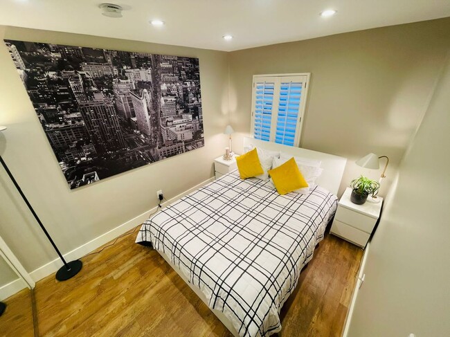 Photo - 10 27th Ave Condo