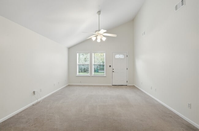 Photo - Prime Coastal Location Long Term Rental!