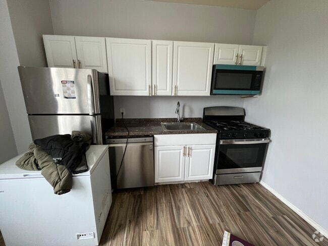 Building Photo - 595 Ocean Ave Rental