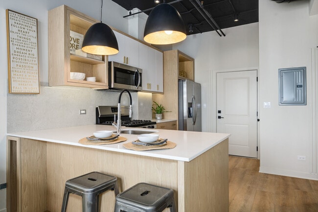 Photo - 2725 N Thatcher Ave Unit 204