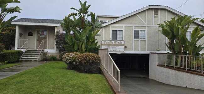 Pacific Winds Apartments