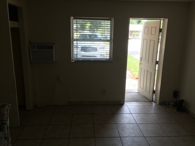 Photo - 5416 16th St W