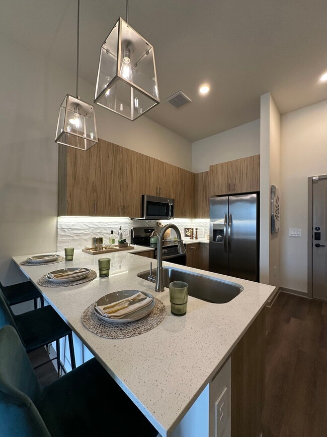 Building Photo - 5649 Bois D Arc Rd Unit 1213