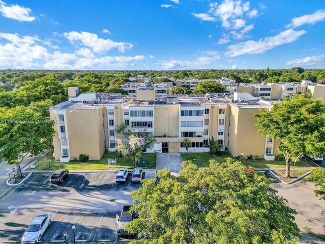 Photo - 6841 SW 147th Ave Unidad 2H